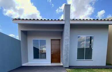 Imagem: A casa possui 3 Dormitórios, 2 Banheiros, 250m² de Área e