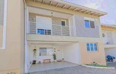 Imagem: A casa em condomínio possui 3 Dormitórios, 3 Banheiros, 2