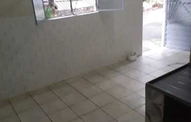 Imagem: A casa possui 1 Dormitório, 1 Banheiro e está localizado