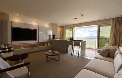 Imagem: O apartamento possui 4 Dormitórios, 5 Banheiros, 3 Vagas na