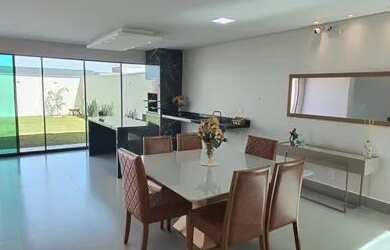 Imagem: A casa em condomínio possui 3 Dormitórios, 4 Banheiros, 2