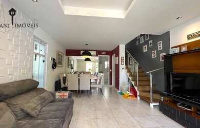 Imagem: A casa em condomínio à venda possui 4 Dormitórios, 5 Banheiros