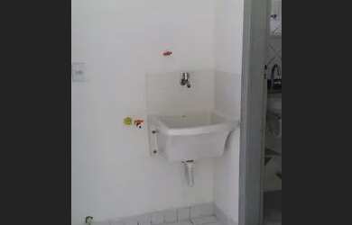 Imagem: O apartamento possui 2 Dormitórios, 1 Banheiro e está localizado