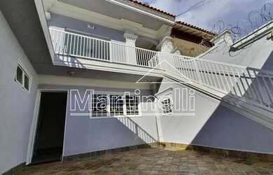 Imagem: A casa possui 3 Dormitórios, 4 Banheiros, 2 Vagas na garagem