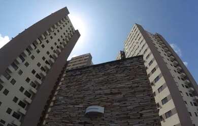 Imagem: O apartamento possui 2 Dormitórios, 1 Banheiro, 1 Vaga na garagem