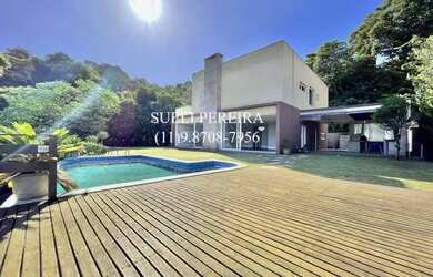 Imagem: A casa em condomínio possui 4 Dormitórios, 5 Banheiros, 5