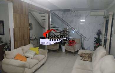 Imagem: A casa possui 3 Dormitórios, 2 Banheiros, 3 Vagas na garagem