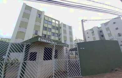 Imagem: O apartamento possui 3 Dormitórios, 1 Banheiro, 1 Vaga na garagem