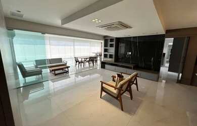 Imagem: O apartamento possui 4 Dormitórios, 3 Banheiros, 3 Vagas na