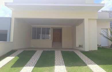 Imagem: A casa em condomínio possui 3 Dormitórios, 4 Banheiros, 2