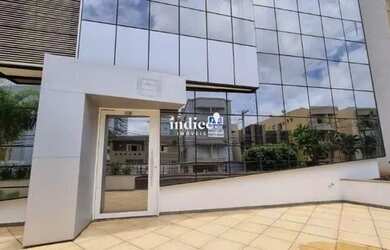 Imagem: O depósito possui 1 Vaga na garagem, 135m² de Área e está