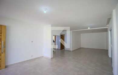 Imagem: A casa em condomínio possui 3 Dormitórios, 4 Banheiros, 3