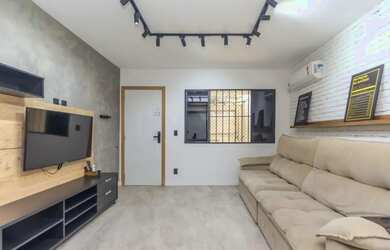 Imagem: A casa possui 3 Dormitórios, 4 Banheiros, 1 Vaga na garagem