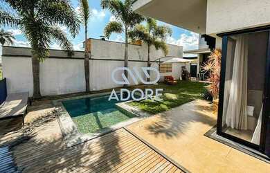 Imagem: A casa em condomínio possui 4 Dormitórios, 4 Banheiros, 4