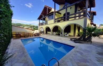 Imagem: A casa em condomínio possui 4 Dormitórios, 5 Banheiros, 4