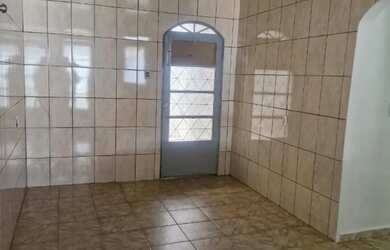 Imagem 8: FM Vende Casa na QR 216 de Santa Maria-DF, aceita financiamento