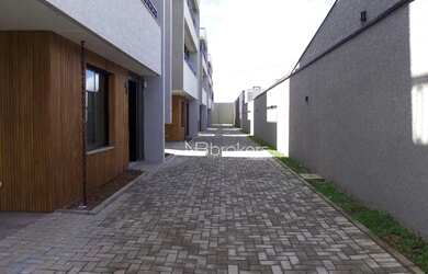 Imagem 2: SOBRADO TRIPLEX COM QUINTAL E JARDIM PRIVATIVO