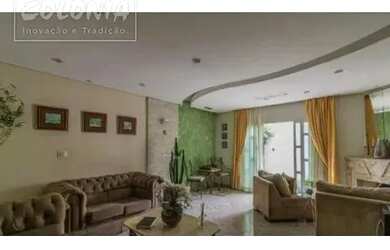 Imagem: A casa possui 3 Dormitórios, 4 Banheiros, 2 Vagas na garagem