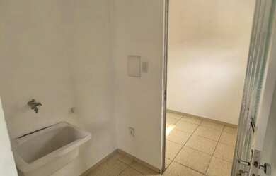 Imagem 4: Aluga-se casarão no Valqueire com varanda