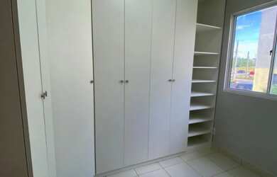 Imagem: O apartamento possui 3 Dormitórios, 1 Banheiro, 1 Vaga na garagem