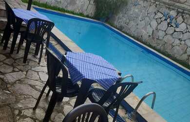 Imagem 3: Espaço para pequenos eventos no Janga com piscina e churrasqueira