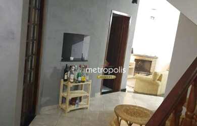 Imagem: A casa possui 3 Dormitórios, 4 Banheiros, 2 Vagas na garagem