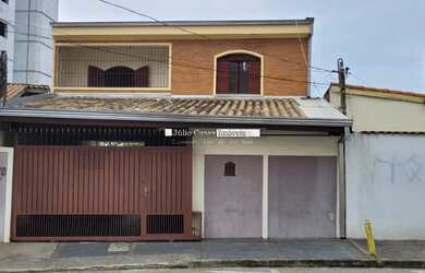 Imagem: A casa possui 3 Dormitórios, 4 Banheiros, 3 Vagas na garagem