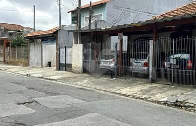 Imagem: O terreno possui 450m² de Área e está localizado em Vila