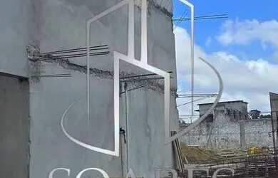 Imagem: A casa possui 3 Dormitórios, 4 Banheiros, 2 Vagas na garagem