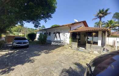 Imagem: A casa em condomínio possui 5 Dormitórios, 4 Banheiros, 2