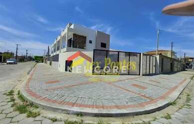 Imagem: A casa possui 2 Dormitórios, 2 Banheiros, 1 Vaga na garagem