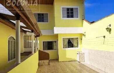 Imagem: A casa possui 5 Dormitórios, 5 Banheiros, 5 Vagas na garagem