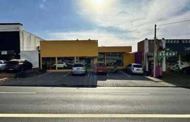 Imagem: O depósito possui 5 Vagas na garagem e 470m² de Área e está