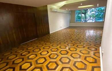 Imagem: O apartamento possui 4 Dormitórios, 4 Banheiros, 2 Vagas na