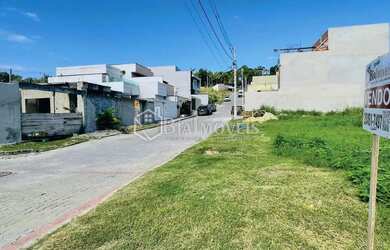 Imagem: O terreno possui 120m² de Área e está localizado em Campo