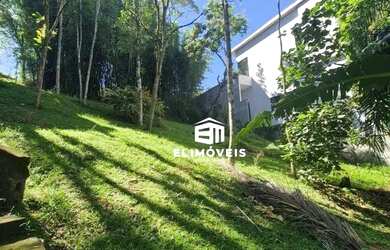 Imagem: O terreno possui 1091m² de Área e está localizado em Arujázinho