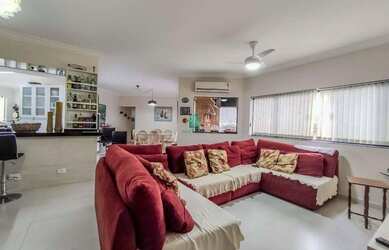 Imagem: O apartamento possui 4 Dormitórios, 3 Banheiros, 1 Vaga na