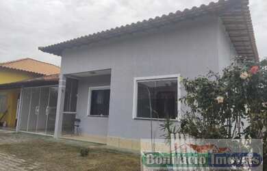 Imagem: A casa possui 2 Dormitórios, 3 Banheiros, 1 Vaga na garagem