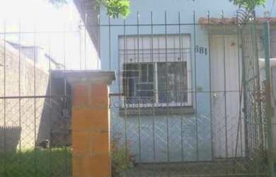 Imagem: A casa possui 1 Dormitório, 1 Banheiro, 1 Vaga na garagem