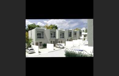 Imagem: A casa possui 2 Dormitórios, 1 Banheiro, 1 Vaga na garagem