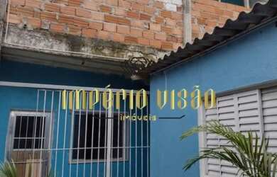 Imagem: A casa possui 2 Dormitórios, 1 Banheiro, 2 Vagas na garagem