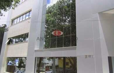 Imagem: O depósito possui 2 Vagas na garagem, 25m² de Área e está