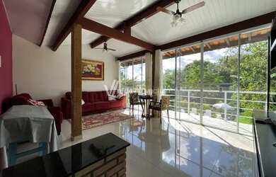 Imagem: A casa em condomínio possui 3 Dormitórios, 3 Banheiros, 4