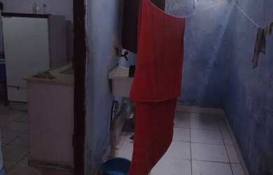 Imagem: A casa possui 3 Dormitórios, 2 Banheiros, 15m² de Área e