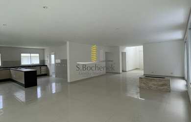 Imagem: A casa em condomínio possui 4 Dormitórios, 5 Banheiros, 5