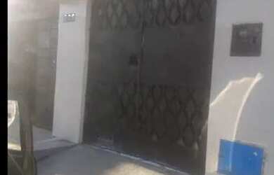 Imagem: A casa possui 3 Dormitórios, 1 Banheiro, 1 Vaga na garagem