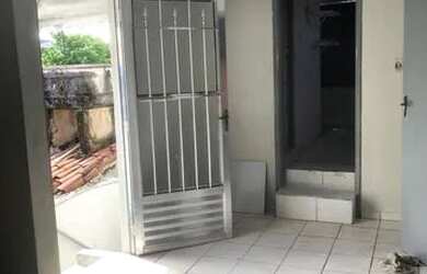 Imagem: A kitnet possui 2 Dormitórios, 1 Banheiro, 2 Vagas na garagem