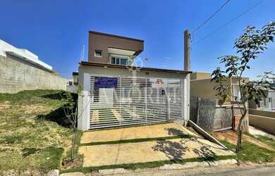 Imagem: A casa em condomínio possui 3 Dormitórios, 3 Banheiros, 2