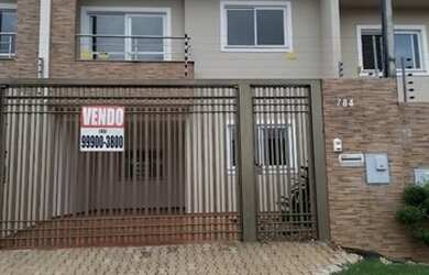 Imagem: A casa possui 4 Dormitórios, 4 Banheiros, 2 Vagas na garagem