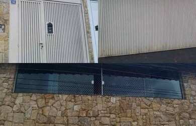 Imagem: A casa possui 4 Dormitórios, 3 Banheiros, 5 Vagas na garagem